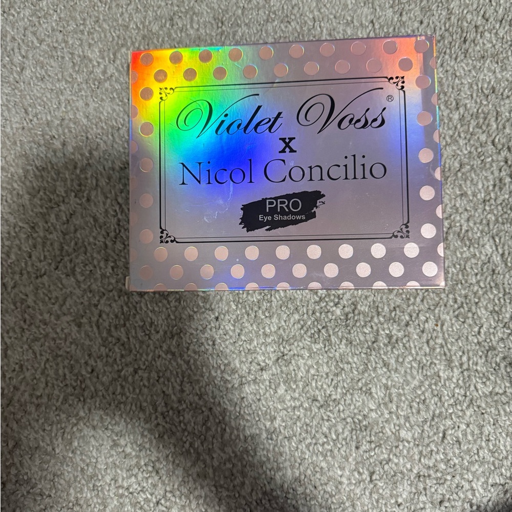 Violet Voss x Nicol Concilio Eye Shadow Palette